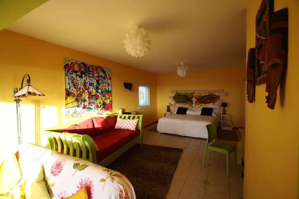 Lagoon Lodge Уолфиш-Бей Экстерьер фото