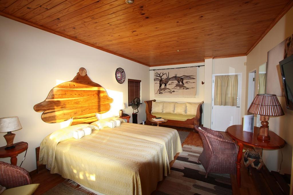 Lagoon Lodge Уолфиш-Бей Экстерьер фото