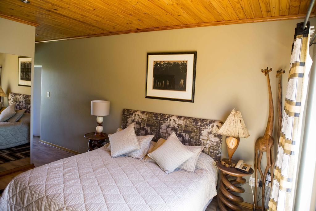 Lagoon Lodge Уолфиш-Бей Экстерьер фото