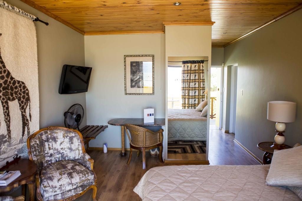 Lagoon Lodge Уолфиш-Бей Экстерьер фото