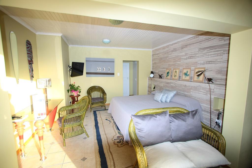 Lagoon Lodge Уолфиш-Бей Экстерьер фото