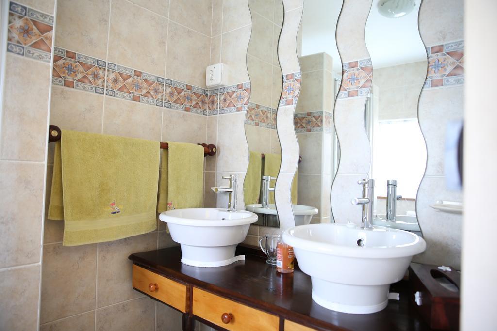 Lagoon Lodge Уолфиш-Бей Экстерьер фото