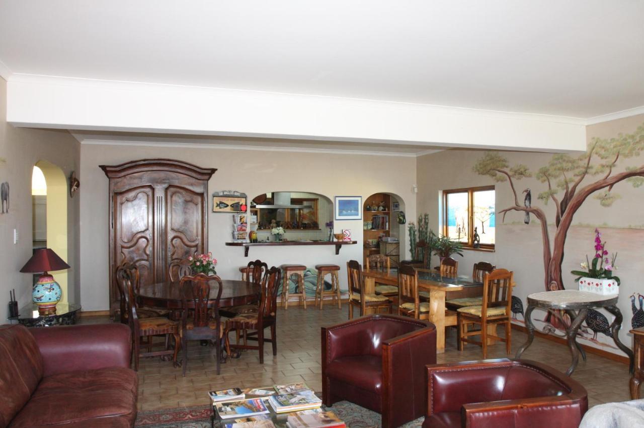 Lagoon Lodge Уолфиш-Бей Экстерьер фото